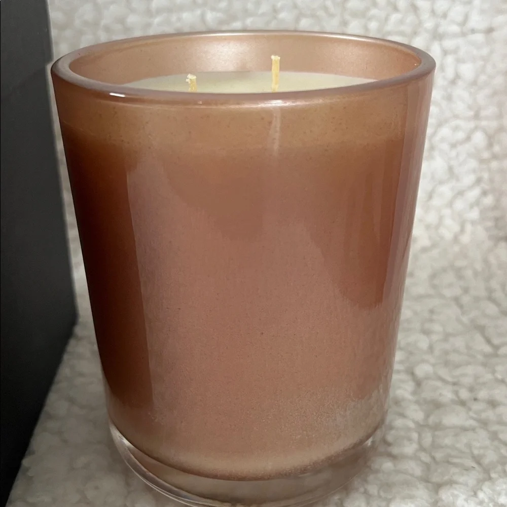 D.L. & Co Buttered Rum Scented Rare Botanical Candle. 16 oz - 2 wick - Picture 3 of 6